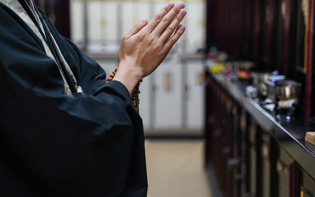 4.ご住職による供養